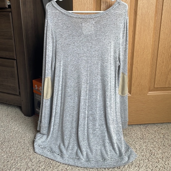 Brand: By Together. Size: Medium, loose fit. Color: gray w/ tan elbow patches! - Picture 4 of 5